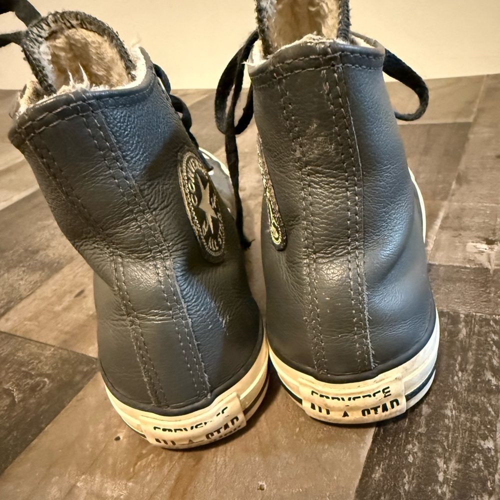Converse Chuck Taylor‎ Hi Black Faux Leather Fur Lined 7 - Picture 3 of 8